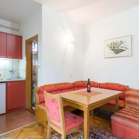 Tucovic 아파트 즐라티보